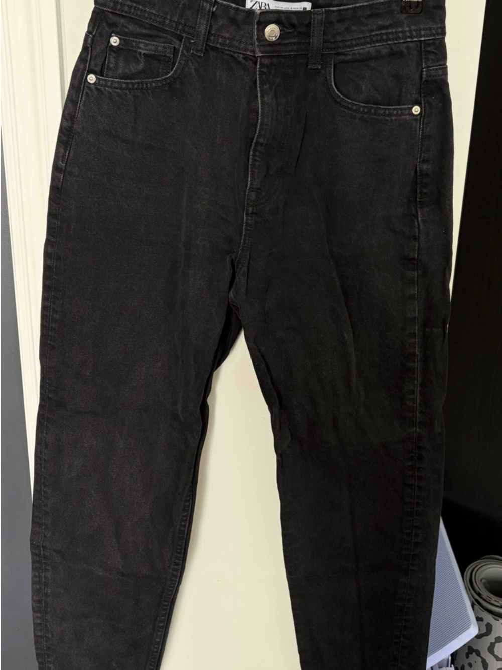 Zara Black High-Rise Straight Jeans